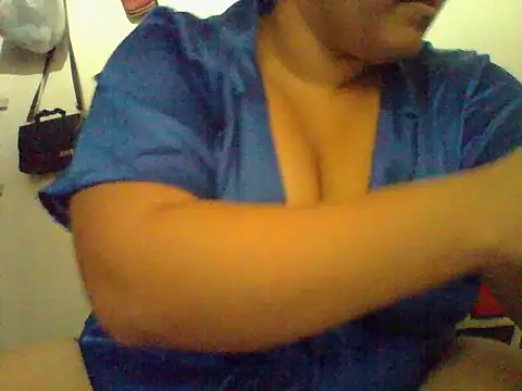 Snapshot of Andrea_silva chatting on 07/21/26, 08:33 Andrea silva online show from 07/21/26, 08:33