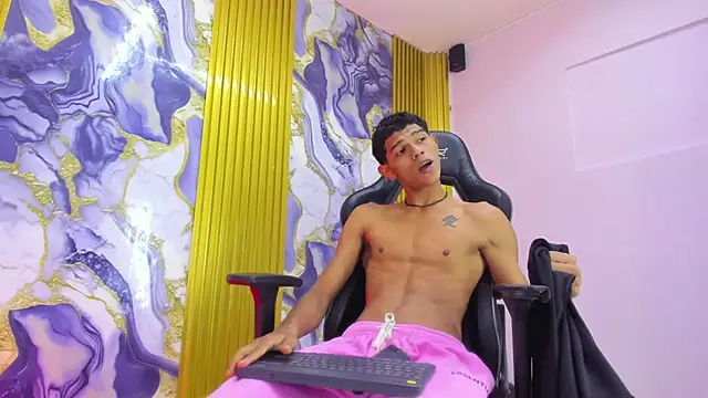 sex boy33  online show from 07/12/26, 04:25