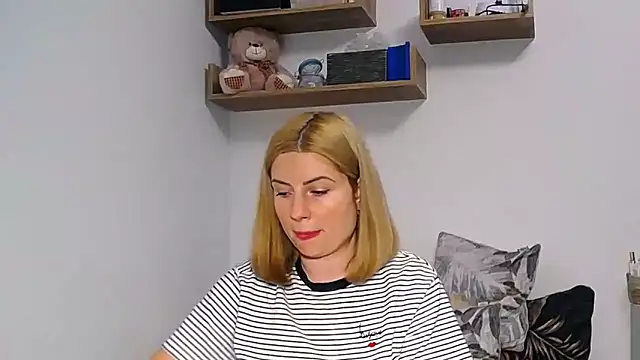 alisenties online show from 12/01/25, 03:28