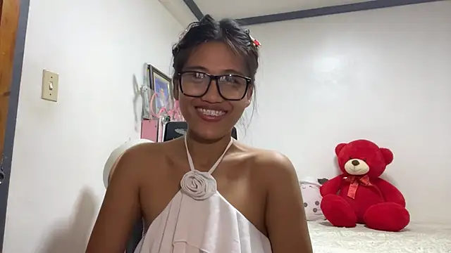 Snapshot of LulaVanorder chatting on 07/15/26, 11:26 LulaVanorder online show from 07/15/26, 11:26