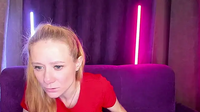 Snapshot of NikaBond chatting on 07/14/26, 10:32 NikaBond online show from 07/14/26, 10:32