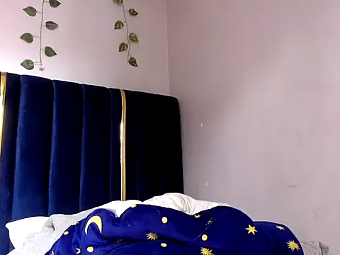 Snapshot of Pretty_lilliar chatting on 07/18/26, 08:29 Pretty lilliar online show from 07/18/26, 08:29