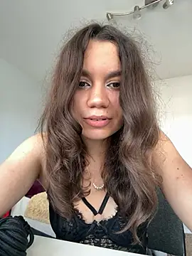 Snapshot of AlexisWinters chatting on 07/17/26, 10:36 AlexisWinters online show from 07/17/26, 10:36