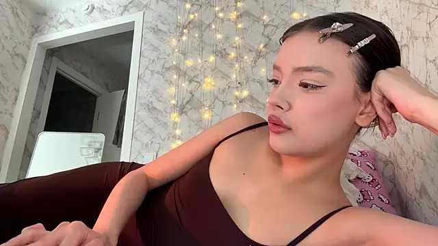 Snapshot of JenniferJenny_ chatting on 07/15/26, 11:48 JenniferJenny online show from 07/15/26, 11:48