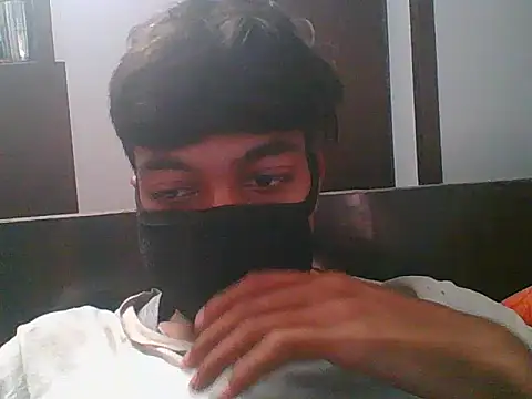 Snapshot of adarsh_music chatting on 07/23/26, 10:35 adarsh music online show from 07/23/26, 10:35