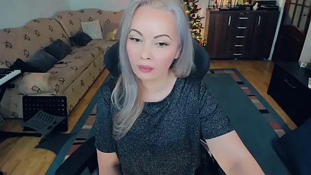 Snapshot of WhitneyLynn chatting on 01/04/25, 07:34 WhitneyLynn online show from 01/04/25, 07:34