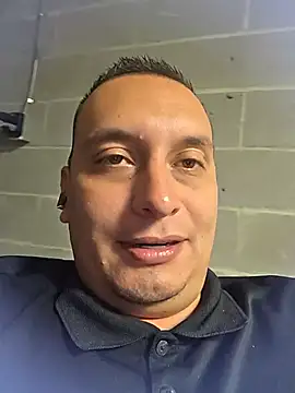 Snapshot of oscar2026l chatting on 07/15/26, 01:49 oscar2026l online show from 07/15/26, 01:49