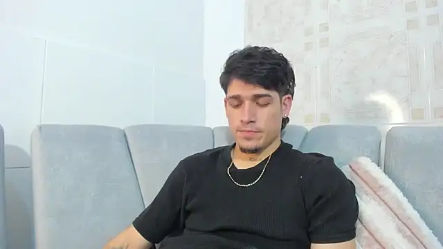 Snapshot of leandro_coper chatting on 07/17/26, 10:47 leandro coper online show from 07/17/26, 10:47