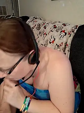 XxMs StarzxX online show from 12/17/25, 09:21