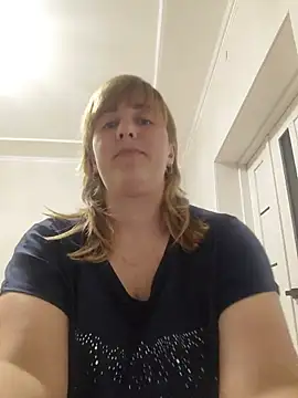 Snapshot of velvetsky323 chatting on 07/17/26, 07:52 velvetsky323 online show from 07/17/26, 07:52