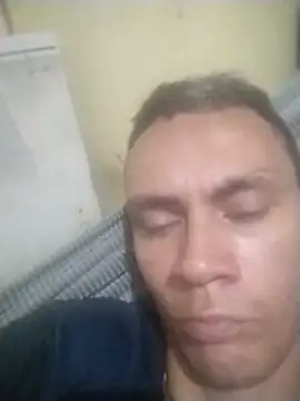 Snapshot of DavidAbril18 chatting on 07/17/26, 10:11 DavidAbril18 online show from 07/17/26, 10:11