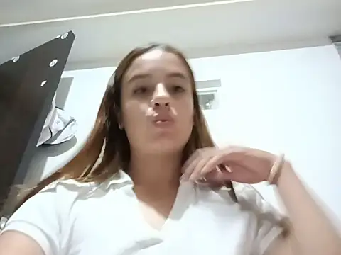 Snapshot of dulcinea0608 chatting on 07/18/26, 07:23 dulcinea0608 online show from 07/18/26, 07:23
