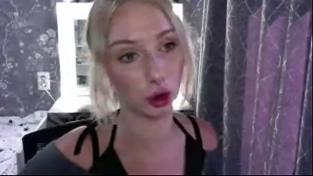 Snapshot of ellisweets chatting on 08/07/26, 10:39 ellisweets online show from 08/07/26, 10:39