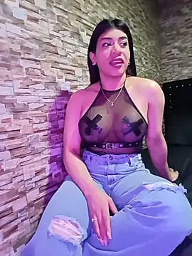 Snapshot of Ariana_Rios01 chatting on 07/19/26, 02:59 Ariana Rios01 online show from 07/19/26, 02:59