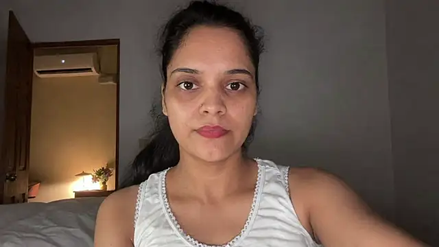 Snapshot of surili-294 chatting on 07/19/26, 03:21 surili-294 online show from 07/19/26, 03:21
