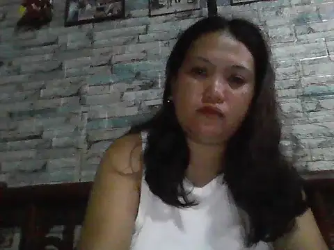 Snapshot of Lunasky05 chatting on 07/20/26, 12:51 Lunasky05 online show from 07/20/26, 12:51
