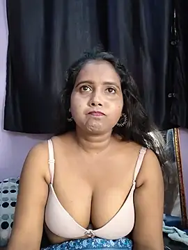 Snapshot of hornykhushi321 chatting on 07/24/26, 03:04 hornykhushi321 online show from 07/24/26, 03:04