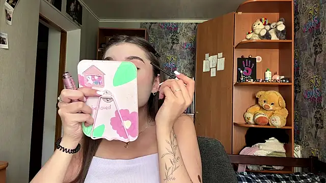 KittyNoSkirty online show from 07/22/26, 10:29