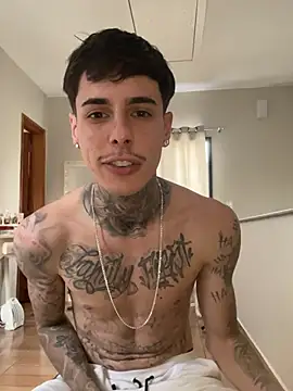 Snapshot of dylan_wolf chatting on 07/21/26, 04:09 dylan wolf online show from 07/21/26, 04:09