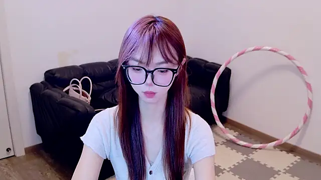 Snapshot of classy-01 chatting on 08/06/26, 08:49 classy-01 online show from 08/06/26, 08:49