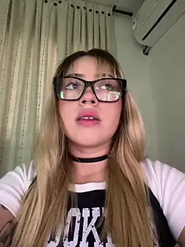 ZoeJhonson-1 online show from 07/28/26, 11:15