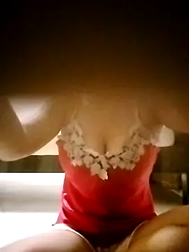 Snapshot of skinny_lovely chatting on 07/27/26, 11:39 skinny lovely online show from 07/27/26, 11:39