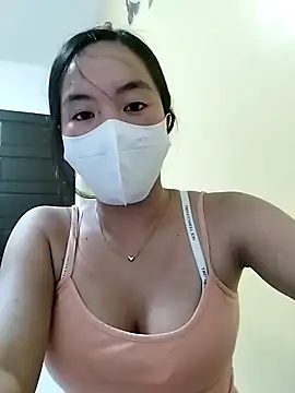 Snapshot of skinny_lovely chatting on 07/28/26, 12:34 skinny lovely online show from 07/28/26, 12:34
