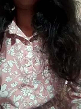 Snapshot of Suhani_8695 chatting on 07/22/26, 03:59 Suhani 8695 online show from 07/22/26, 03:59