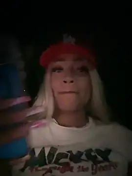 riri brunnete online show from 07/09/26, 04:16