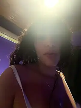Snapshot of Luana_264 chatting on 07/28/26, 01:45 Luana 264 online show from 07/28/26, 01:45