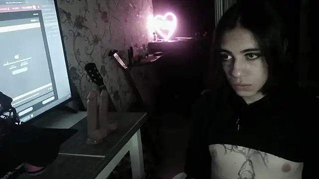 Snapshot of Kira_UwU_666 chatting on 07/24/26, 08:18 Kira UwU 666 online show from 07/24/26, 08:18