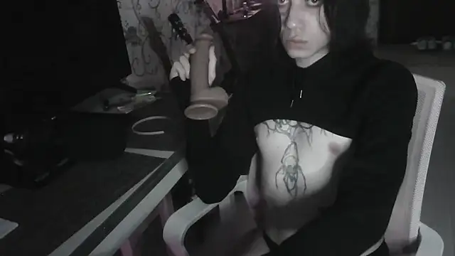 Snapshot of Kira_UwU_666 chatting on 07/27/26, 08:49 Kira UwU 666 online show from 07/27/26, 08:49