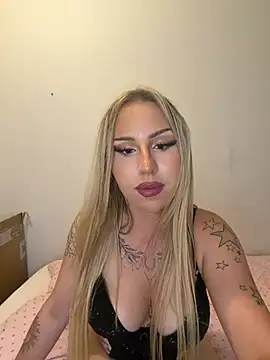 Snapshot of mila_kween chatting on 07/27/26, 05:31 mila kween online show from 07/27/26, 05:31