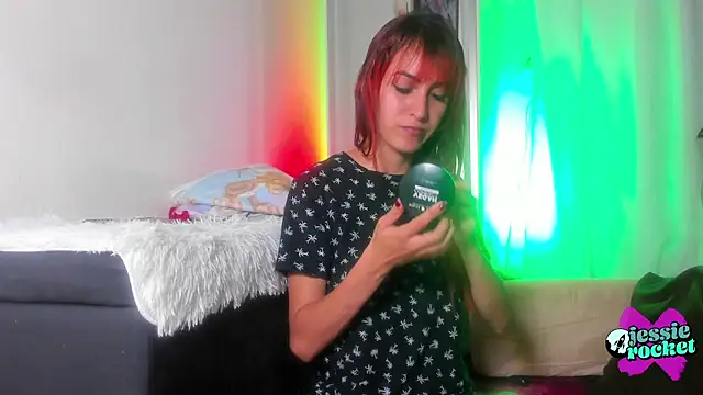 jessierocketx online show from 12/16/25, 07:30