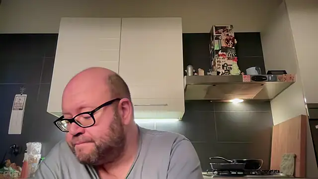 theitalianbear online show from 02/21/25, 05:35