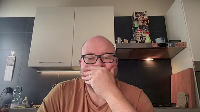 theitalianbear online show from 03/23/25, 06:37