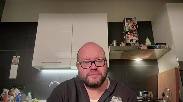 theitalianbear online show from 10/18/25, 04:15
