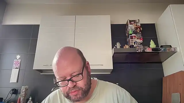 theitalianbear online show from 04/18/26, 06:50