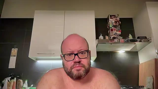 Snapshot of theitalianbear chatting on 06/18/26, 11:53 theitalianbear online show from 06/18/26, 11:53