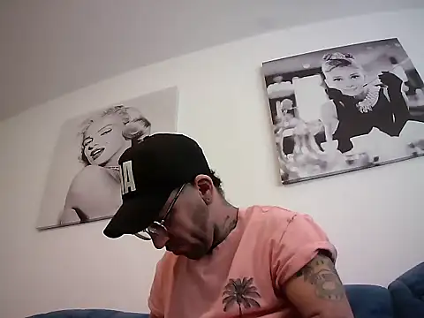 Snapshot of MagicStickBoy chatting on 04/10/26, 10:53 MagicStickBoy online show from 04/10/26, 10:53