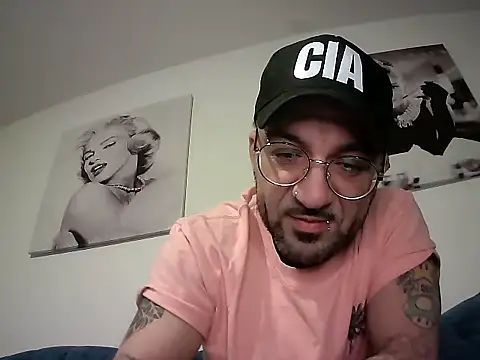 Snapshot of MagicStickBoy chatting on 04/10/26, 11:53 MagicStickBoy online show from 04/10/26, 11:53