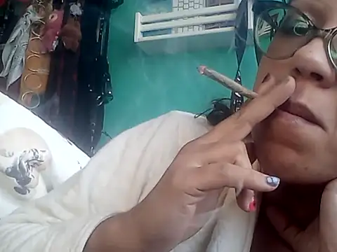 Snapshot of claracrocodilo chatting on 07/26/26, 12:34 claracrocodilo online show from 07/26/26, 12:34