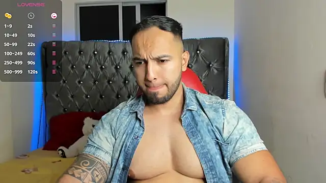 Snapshot of mrloganfuck1 chatting on 07/11/26, 05:54 mrloganfuck1 online show from 07/11/26, 05:54