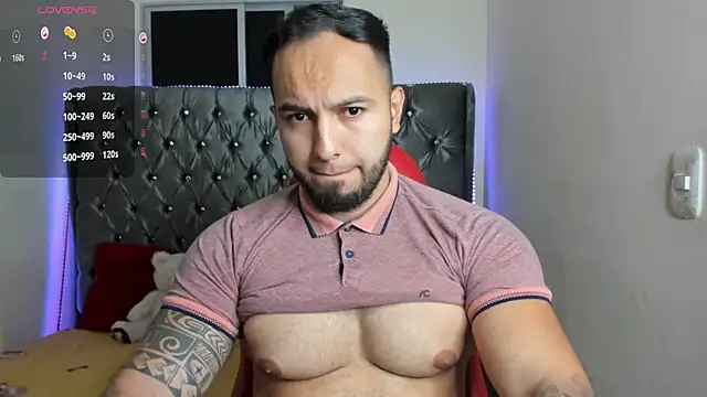 Snapshot of mrloganfuck1 chatting on 07/18/26, 05:44 mrloganfuck1 online show from 07/18/26, 05:44