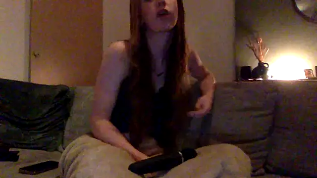 Snapshot of itsyourqueen chatting on 08/06/26, 09:28 itsyourqueen online show from 08/06/26, 09:28