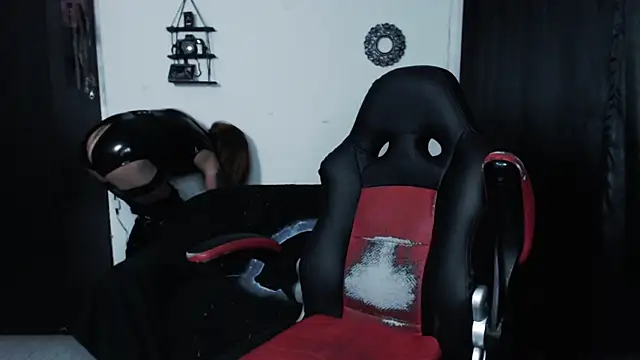 april simons2 online show from 01/12/25, 10:34