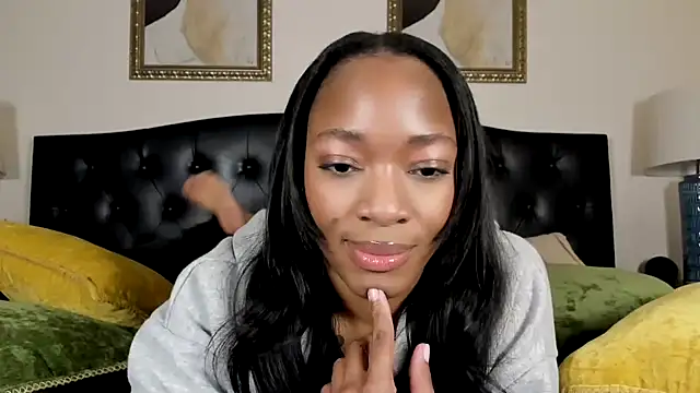 Snapshot of nicolesolace chatting on 02/20/25, 02:02 nicolesolace online show from 02/20/25, 02:02