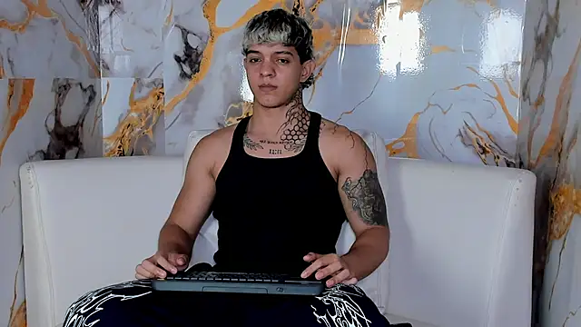 Noah  Browm online show from 08/01/26, 07:35