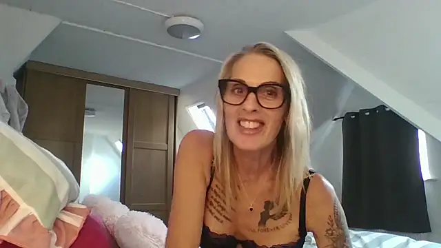Snapshot of Busty-MorganXX chatting on 07/31/26, 05:23 Busty-MorganXX online show from 07/31/26, 05:23