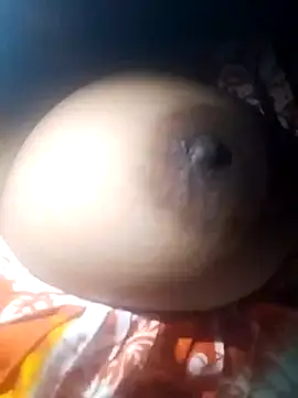 Snapshot of bongwife-priyanka chatting on 08/04/26, 07:27 bongwife-priyanka online show from 08/04/26, 07:27